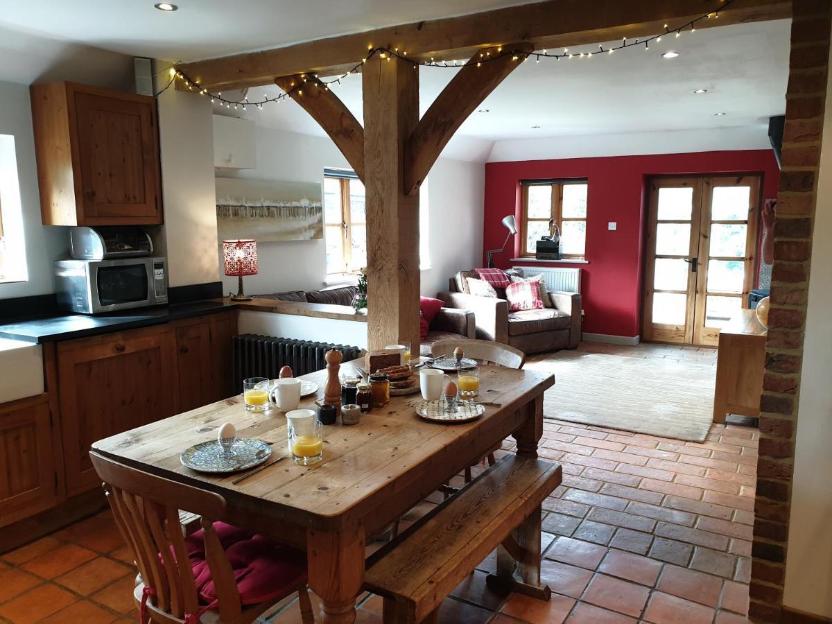 Delightful Cottage On The River Adur Close To Brighton & The Downs No Dogs Sorry Upper Beeding Exterior photo