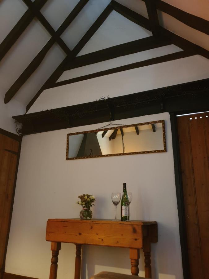 Delightful Cottage On The River Adur Close To Brighton & The Downs No Dogs Sorry Upper Beeding Exterior photo