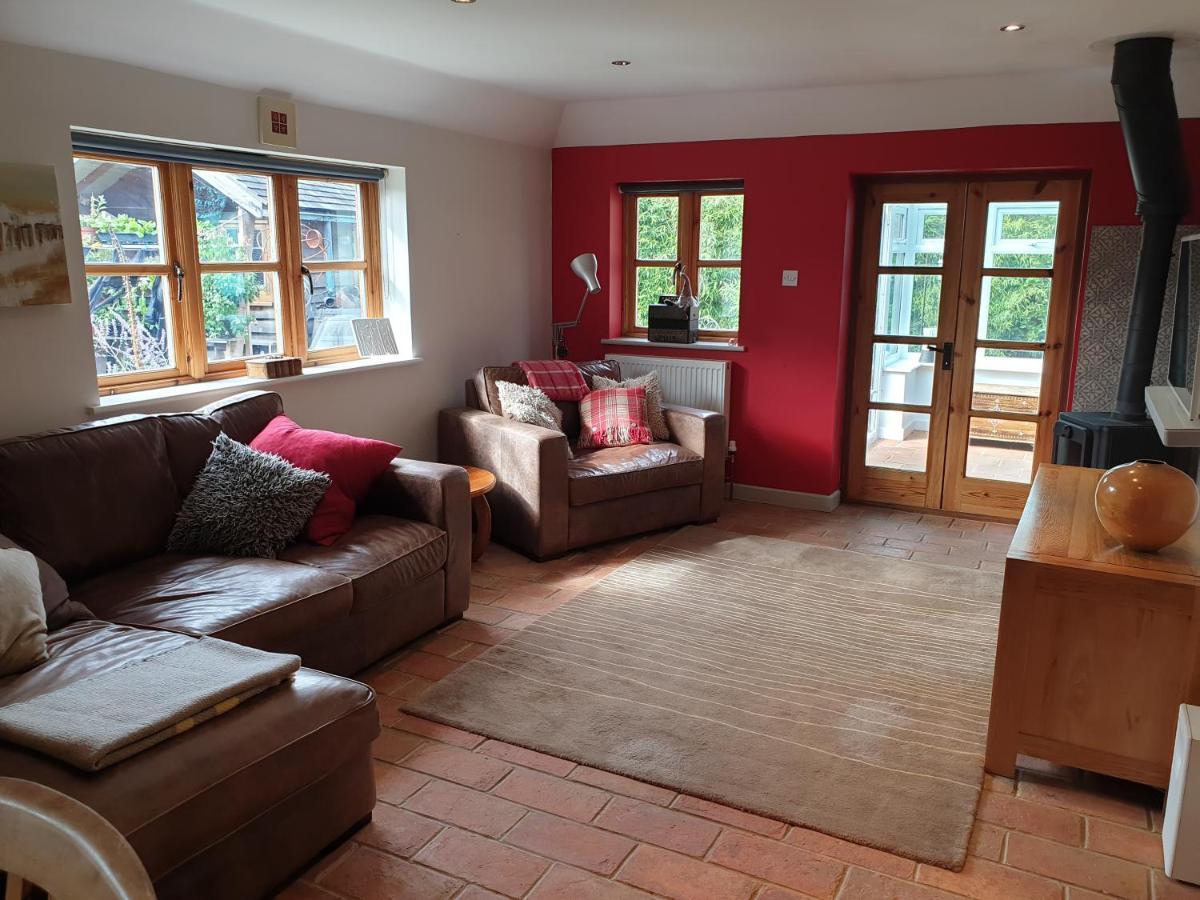 Delightful Cottage On The River Adur Close To Brighton & The Downs No Dogs Sorry Upper Beeding Exterior photo