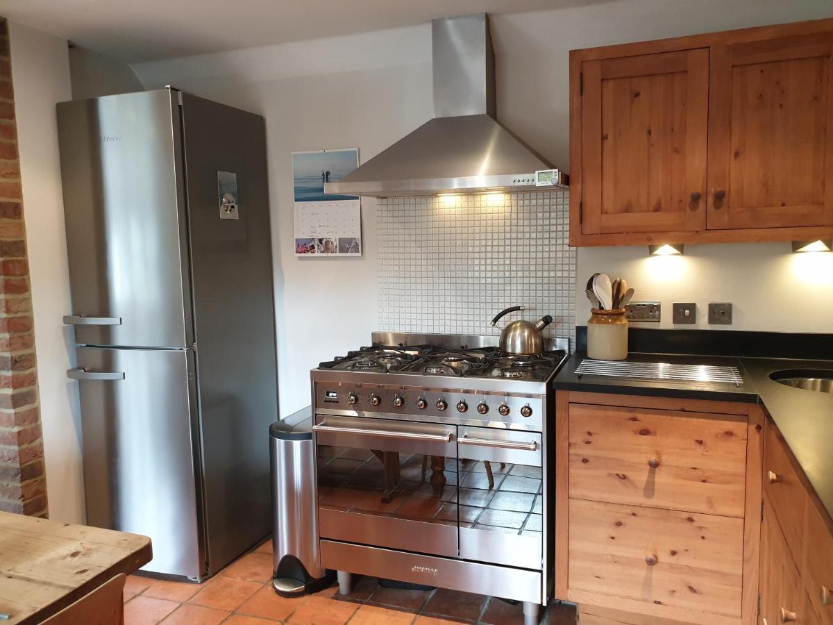 Delightful Cottage On The River Adur Close To Brighton & The Downs No Dogs Sorry Upper Beeding Exterior photo